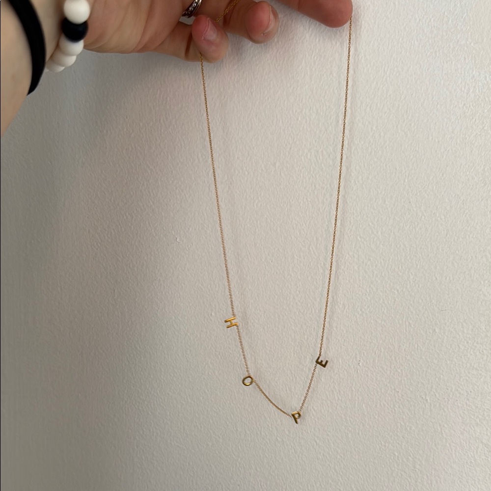 Elegant Gold Necklace - Picture 1 of 3